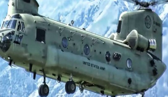 chinook helicopter:भारतीय वायुसेना का चिनूक हेलीकॉप्‍टर पंजाब के संगरूर में उतरा