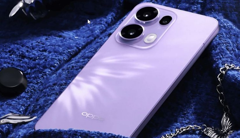 a cell phone with two cameras Oppo Reno 13