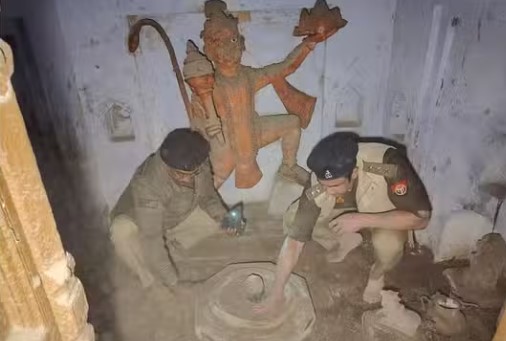 संभल: 1978 के दंगों की याद दिलाता है 400 साल पुराना शिव मंदिर